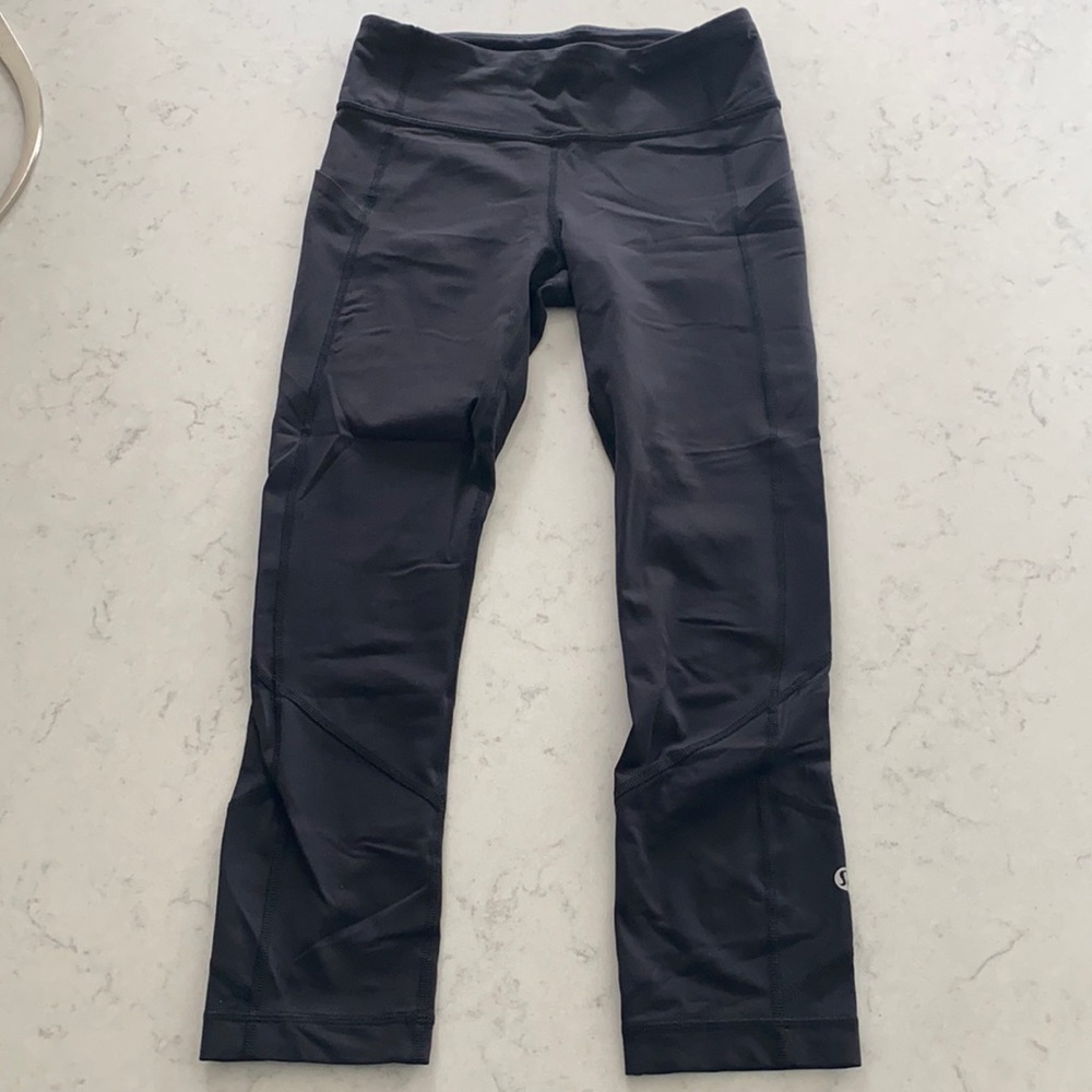 Lululemon cropped leggings with pockets